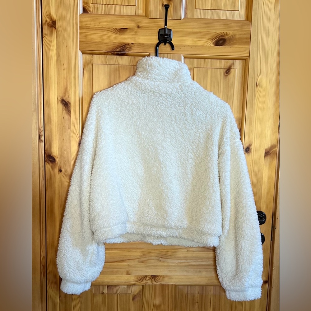 Cropped style - Picture 3 of 5